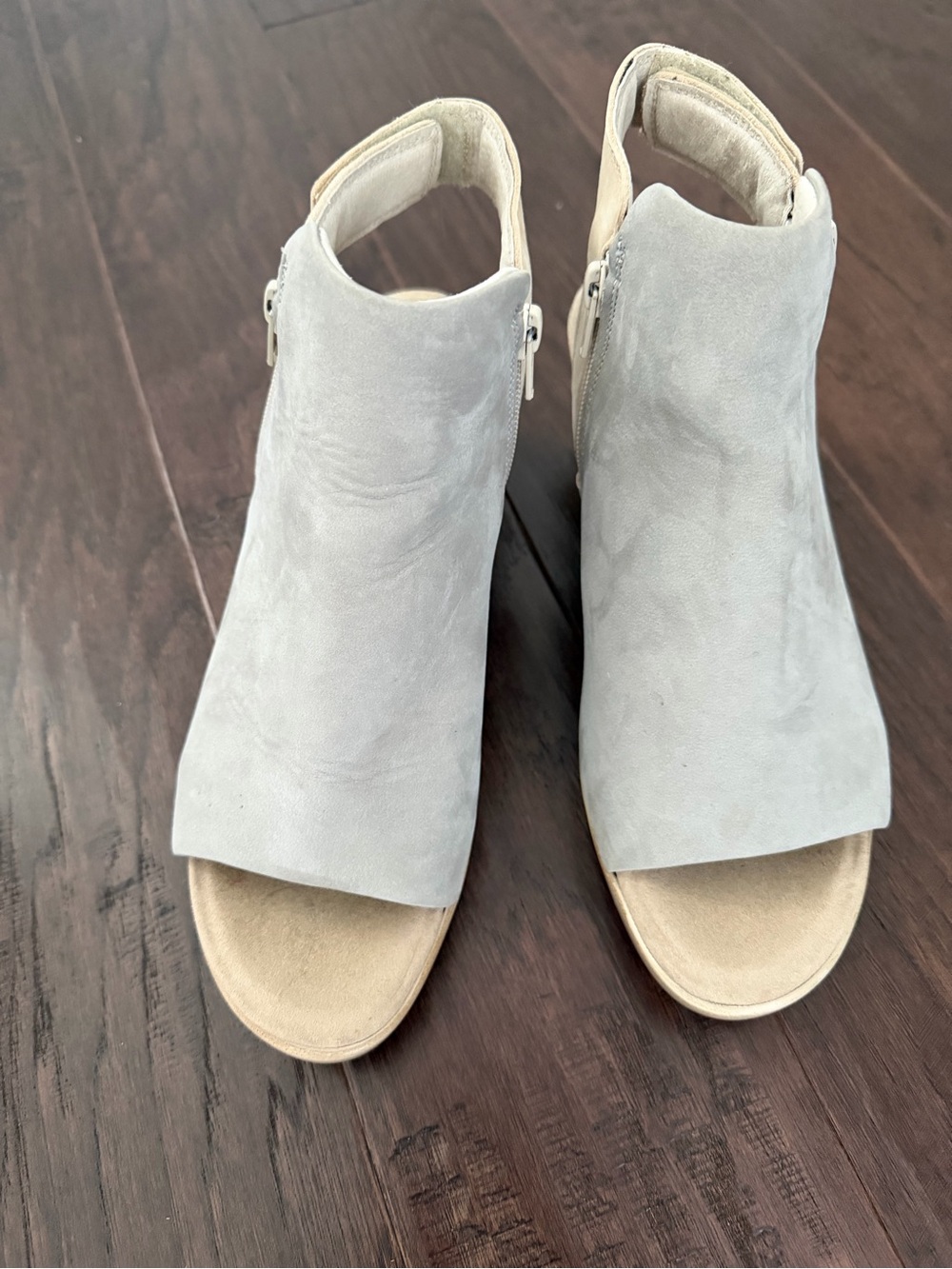 Naot Women's Light Gray Suede Open-Toe Mules